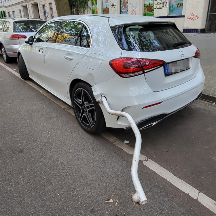 Unfallschaden an einem Mercedes Benz A-Klasse