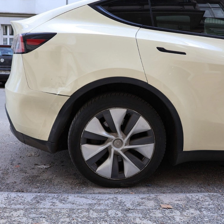 Tesla Model Y Seitenschaden